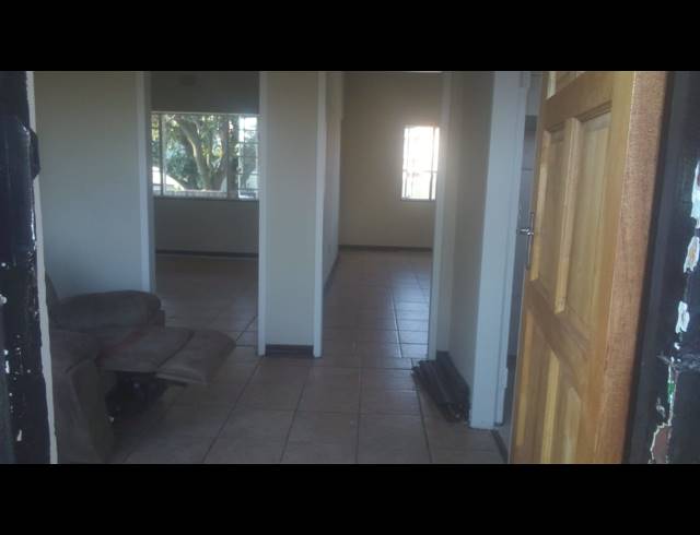 2 bed property to rent in TURF CLUB